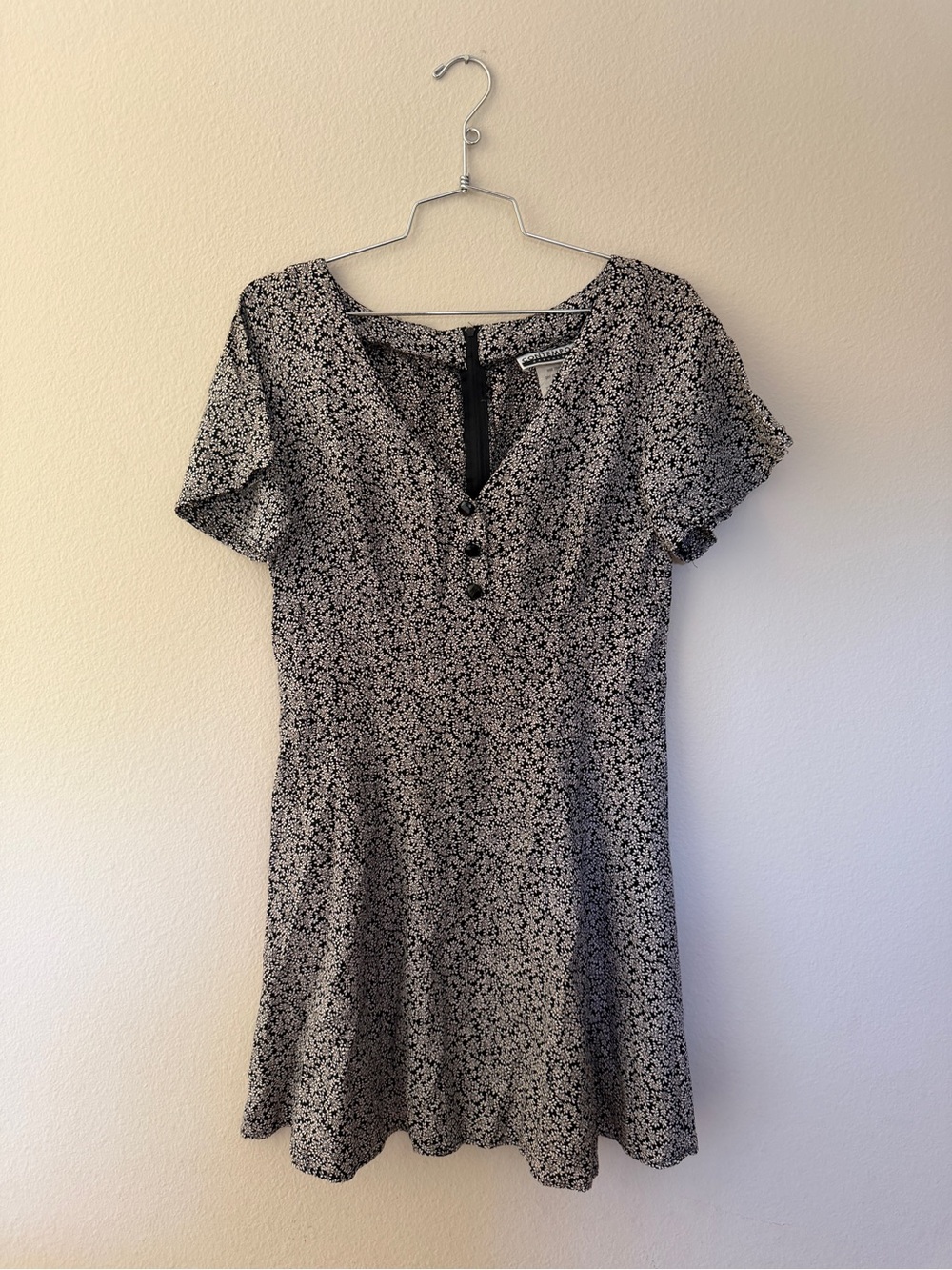 vintage 1990s Contempo Casuals floral ditsy-print dress. 🖤🖤🖤
